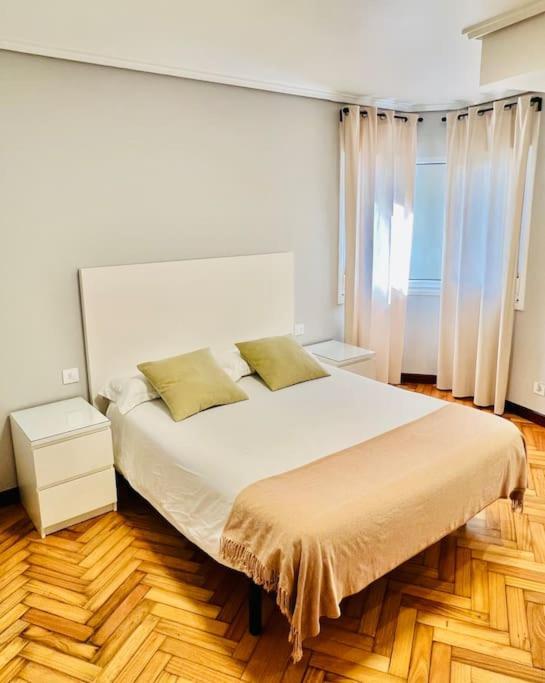 Apartamento En El Centro De Vigo 2 Habitaciones Kültér fotó